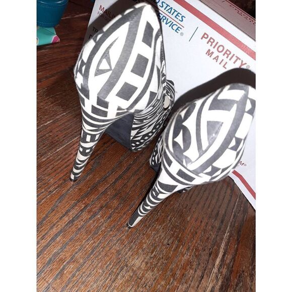 Size 9 Bumper Black White Geometric Print Platform Pump Stiletto High Heel Shoes - Picture 4 of 8